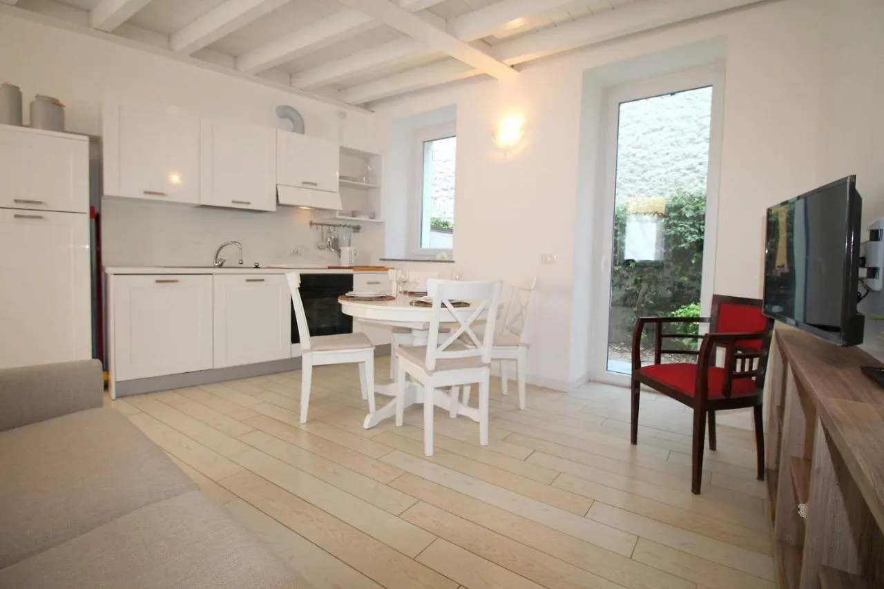 Lakefront Cadorna Apartment - Affitti Brevi Italia Lecco