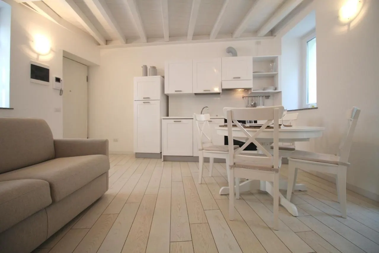 Lakefront Cadorna Apartment - Affitti Brevi Italia Lecco